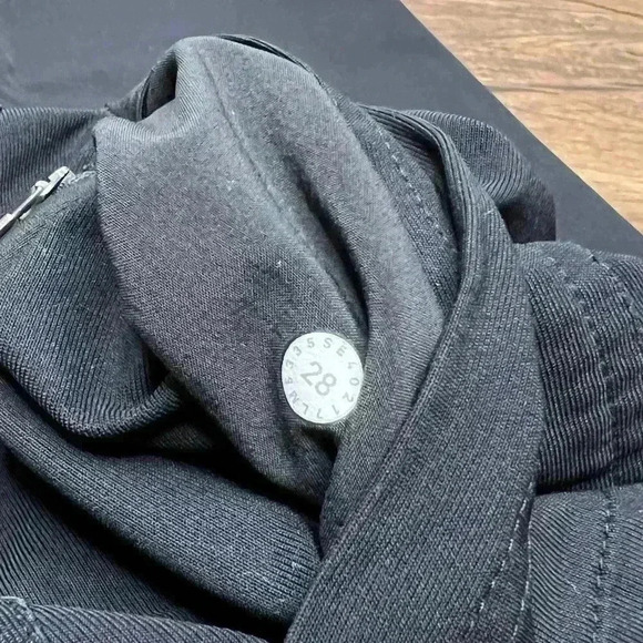 Lululemon ABC Pant Classic - Picture 4 of 4